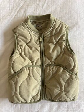 ZARA Kids Quilted zip front puffer Vest  size 2 years Light Olive